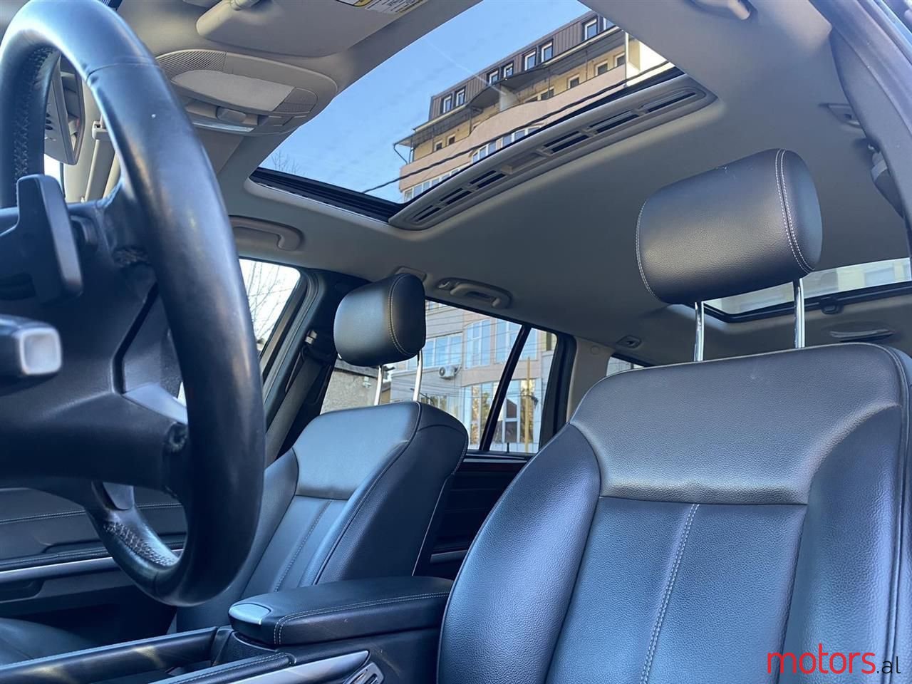 2011' Mercedes-Benz GL 350 photo #6