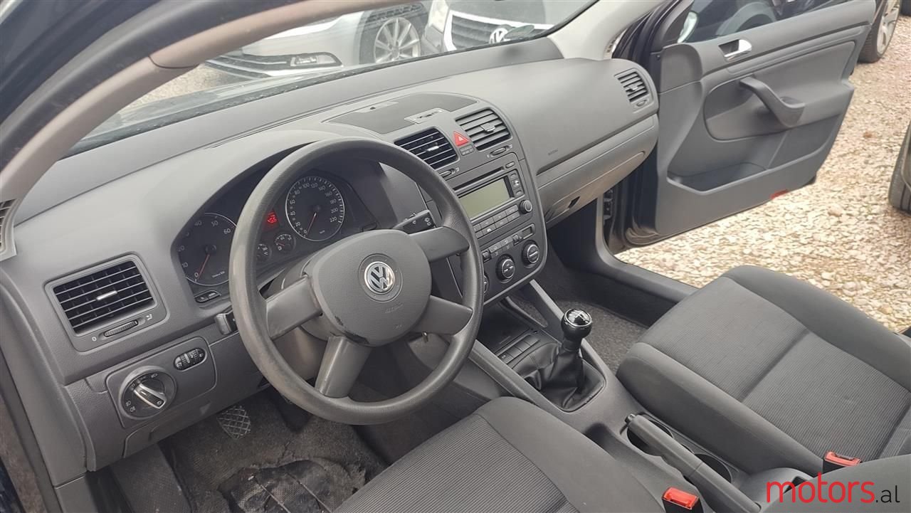2005' Volkswagen Golf photo #6