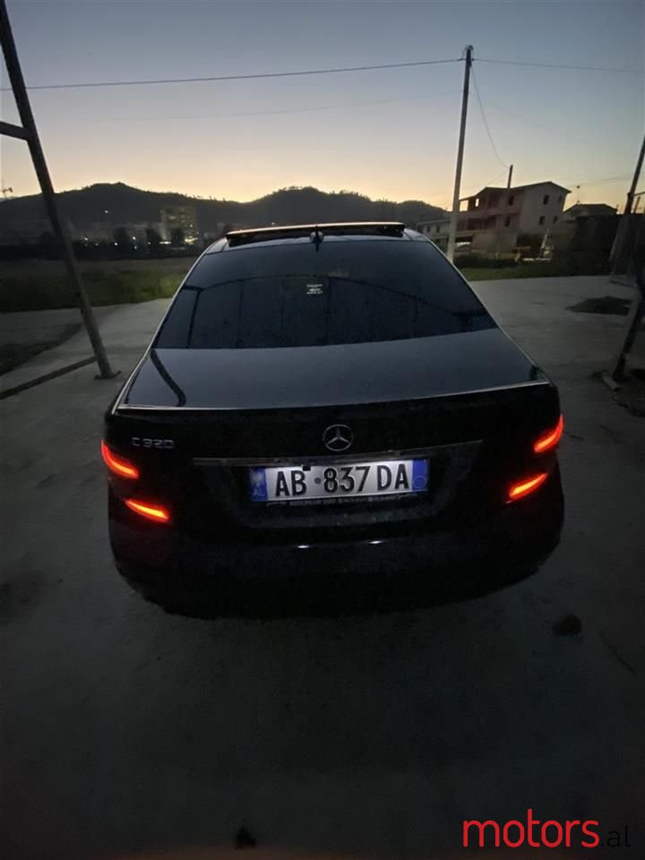 2008' Mercedes-Benz 220 photo #3