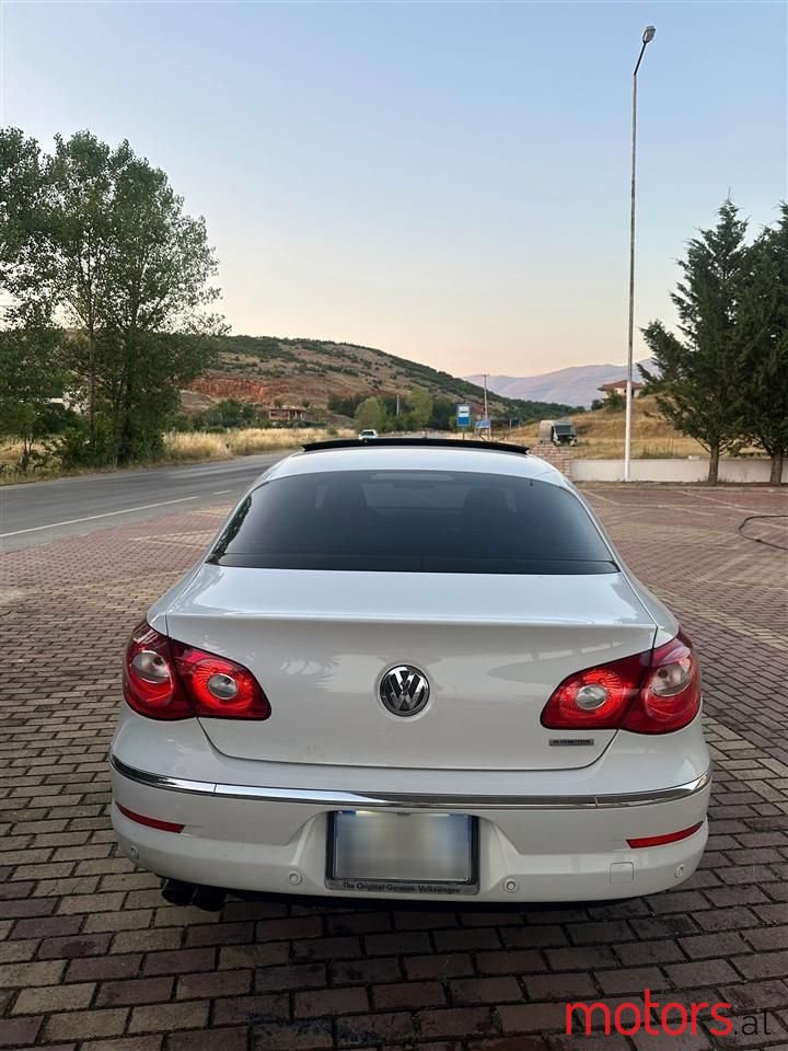 2011' Volkswagen Passat photo #4