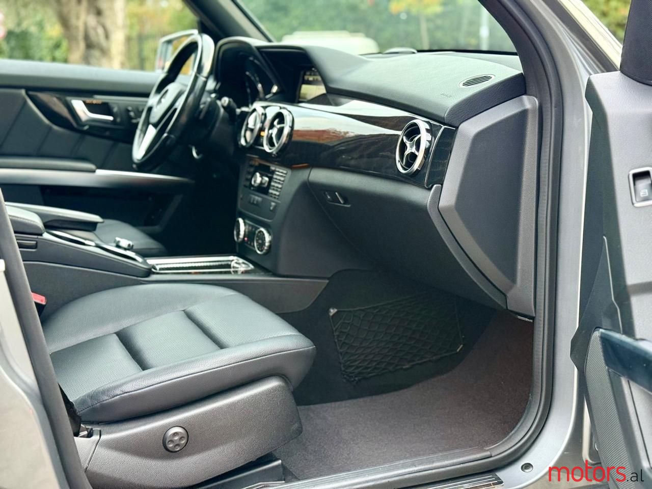 2015' Mercedes-Benz GLK 250 photo #6