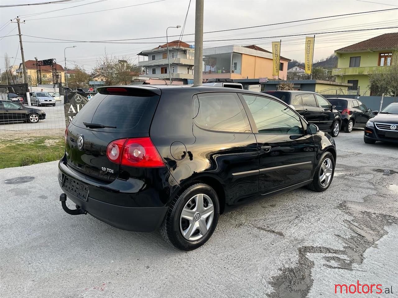 2004' Volkswagen Golf photo #5