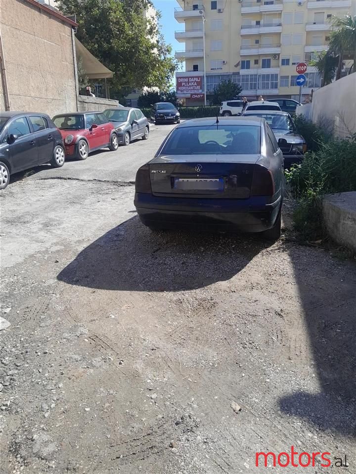 2000' Volkswagen Passat photo #2