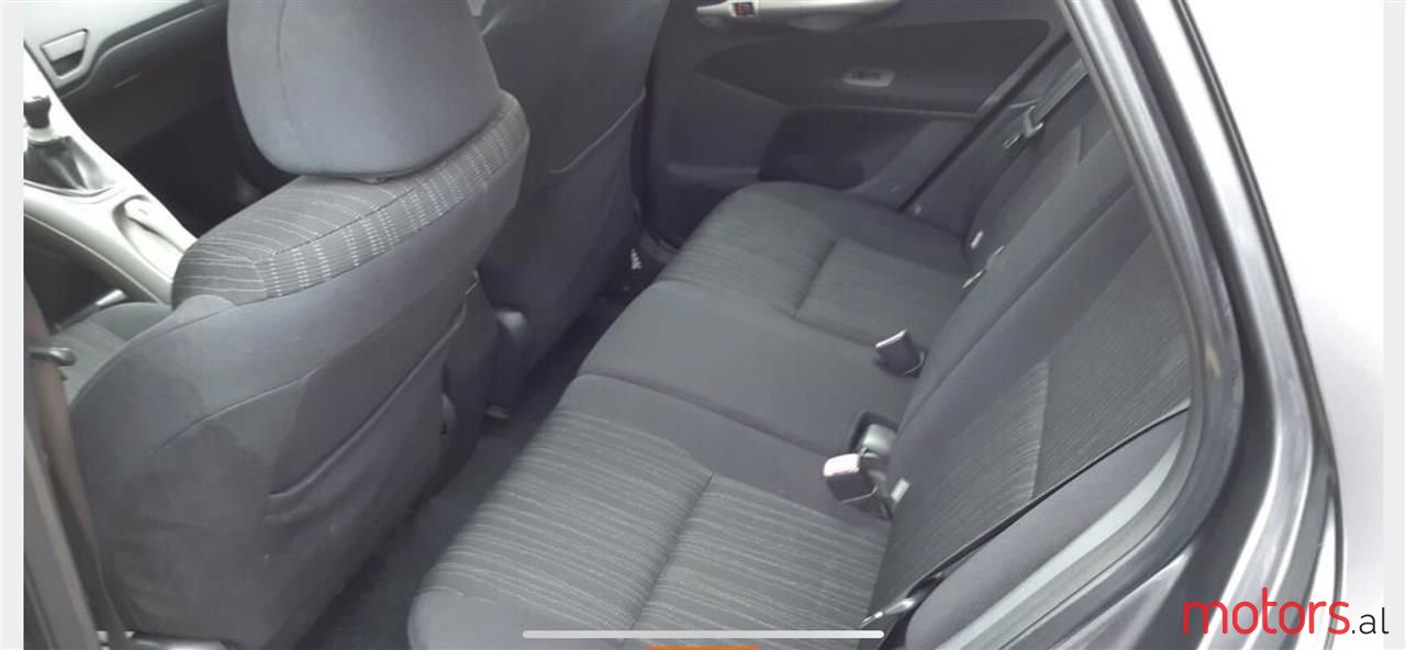 2008' Toyota Auris photo #4