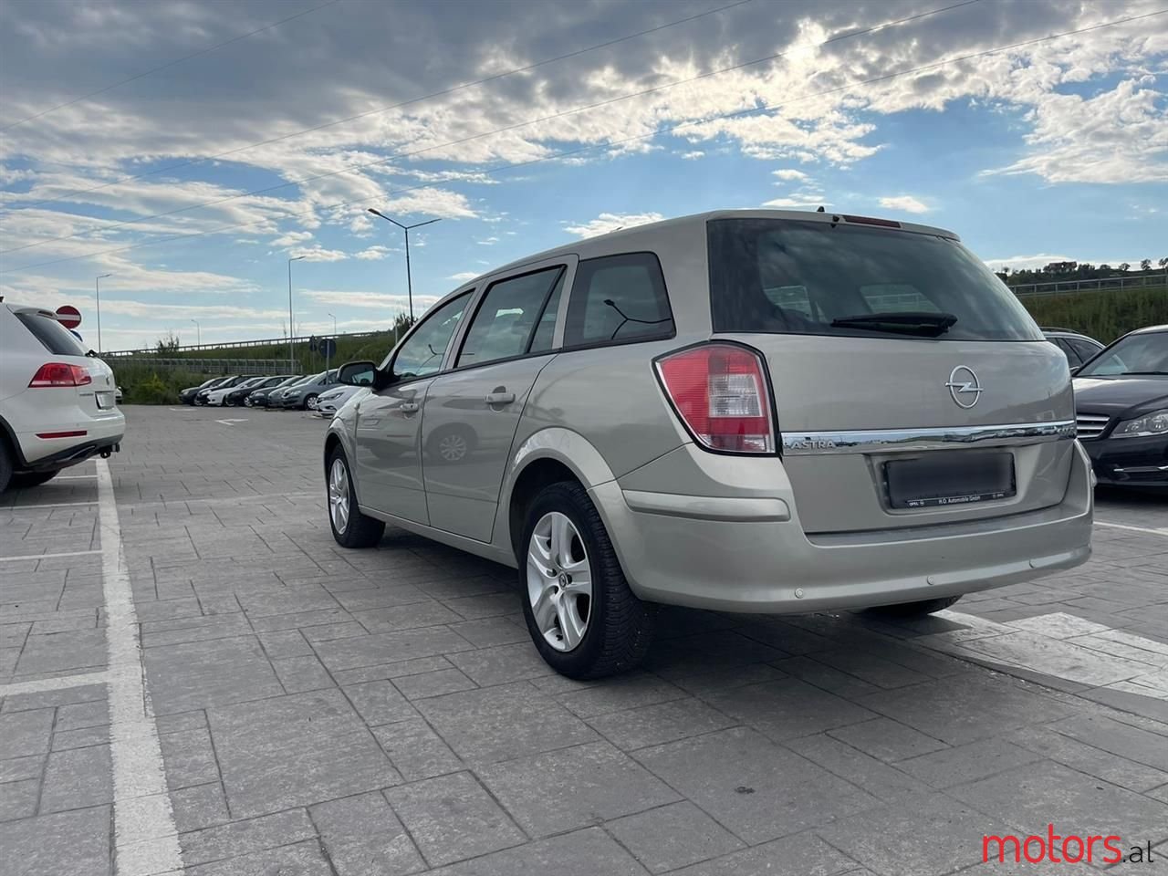 2009' Opel Astra photo #4