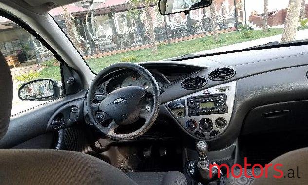 2004' Ford Focus photo #1