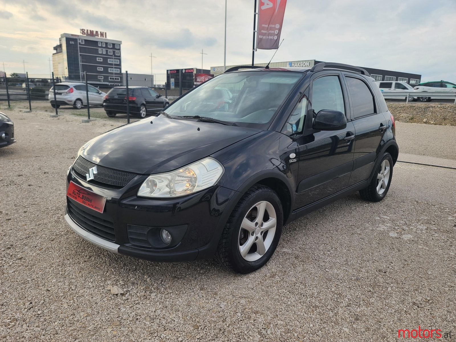 2010' Suzuki SX4 photo #1