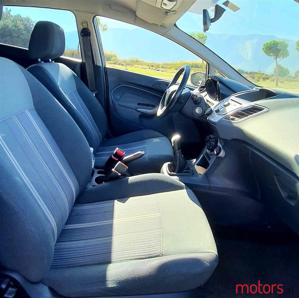 2009' Ford Fiesta photo #6