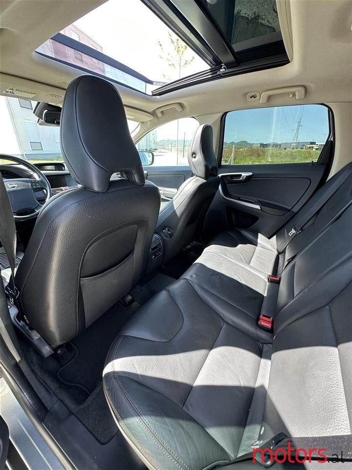 2010' Volvo Xc 60 photo #3