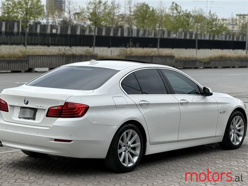 2015' BMW 535 photo #6