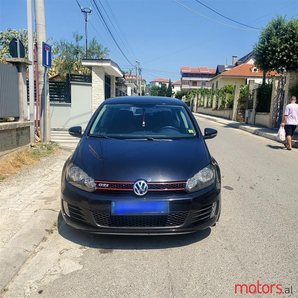 2010' Volkswagen Golf photo #1