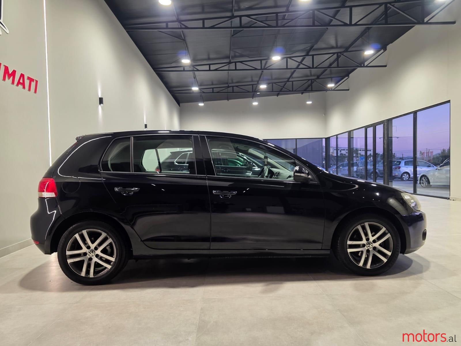 2009' Volkswagen Golf photo #5