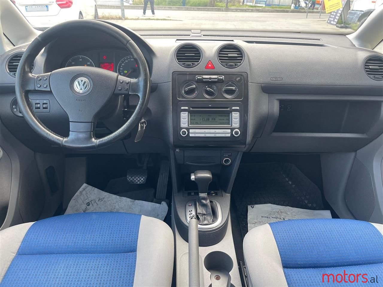 2008' Volkswagen Caddy photo #2