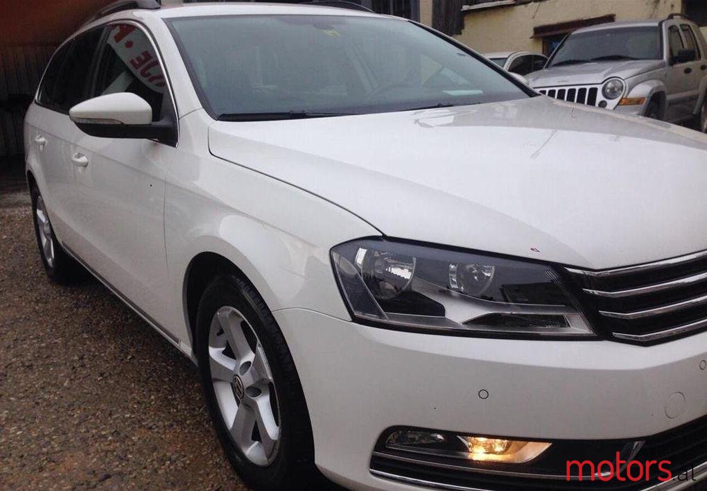 2011' Volkswagen Passat photo #1