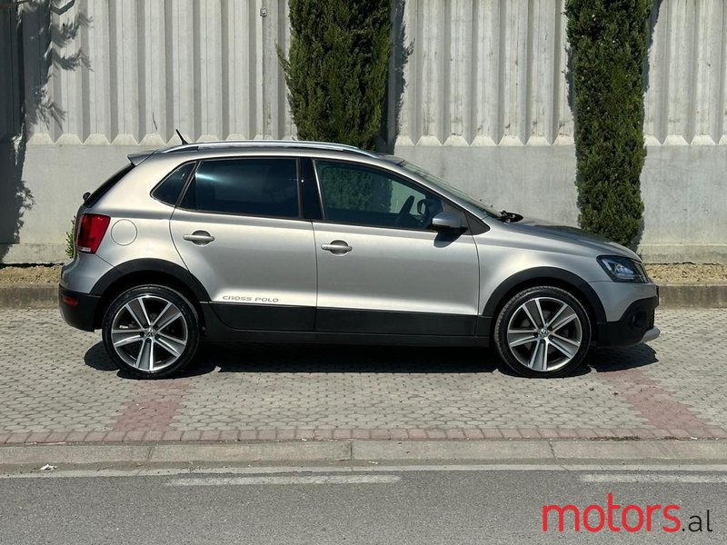 2012' Volkswagen Polo photo #3