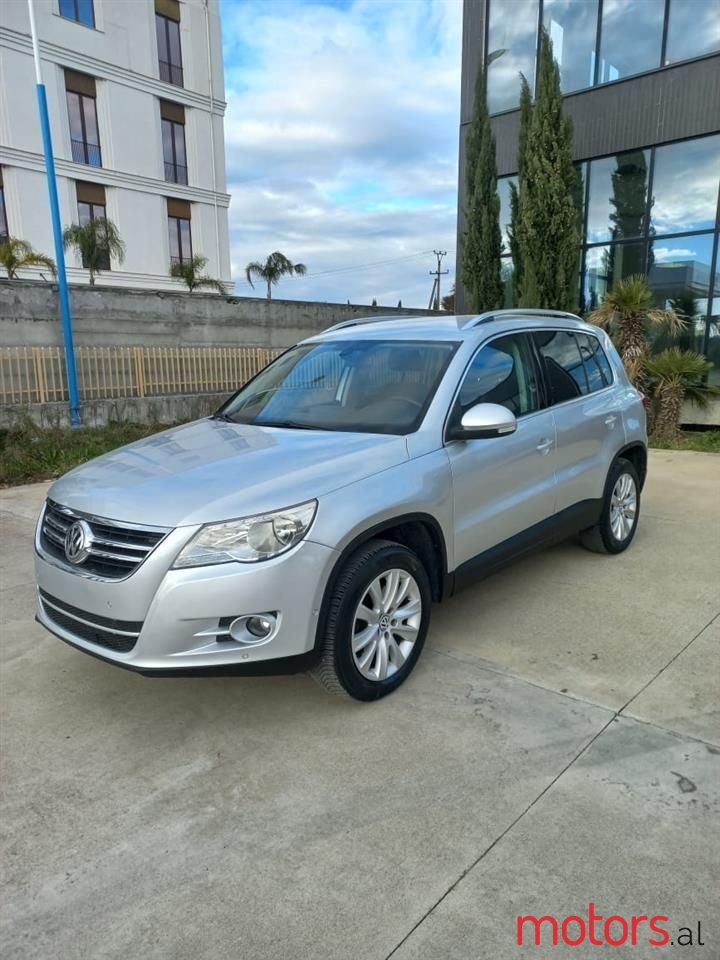 2010' Volkswagen Tiguan photo #1