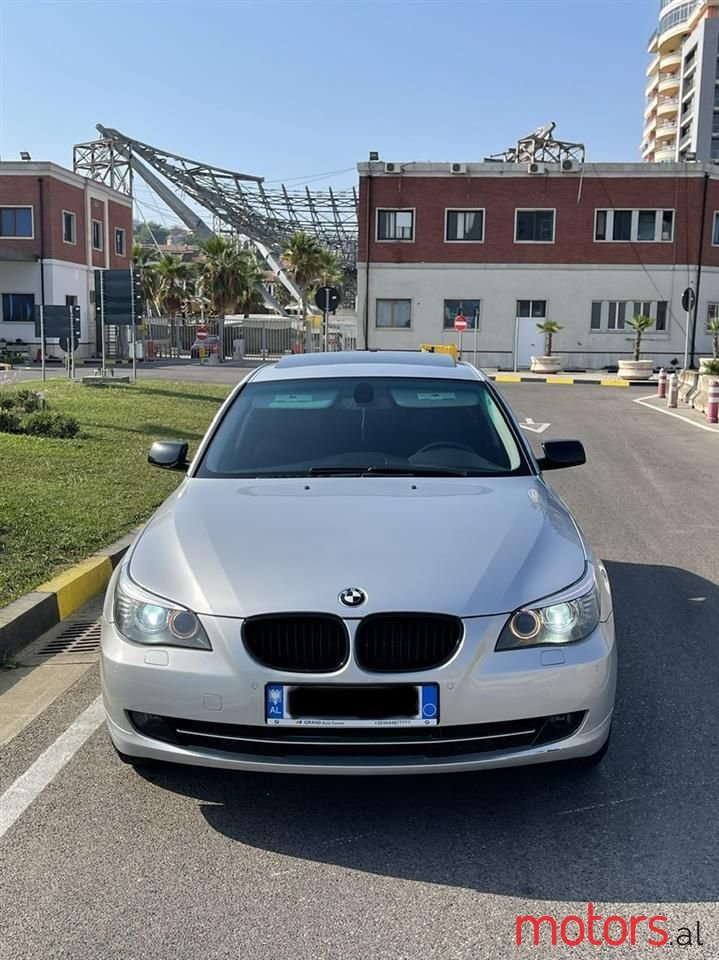 2008' BMW 528 photo #1