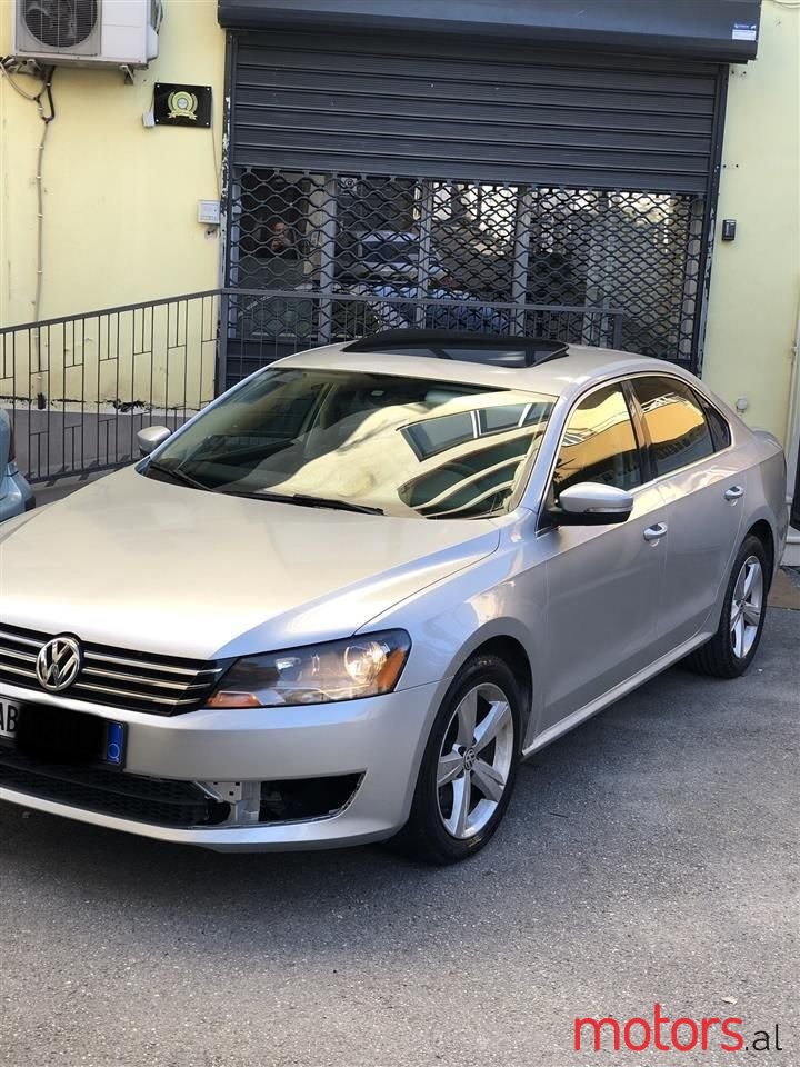 2013' Volkswagen Passat photo #1