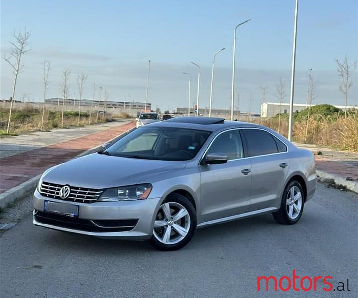 2013' Volkswagen Passat photo #1