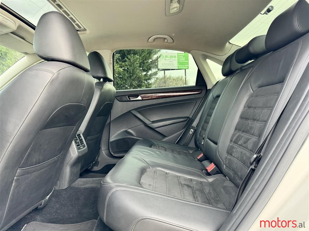 2013' Volkswagen Passat photo #2