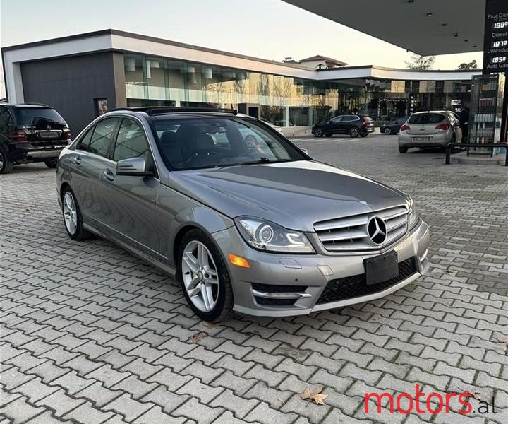 2012' Mercedes-Benz C 300 photo #4