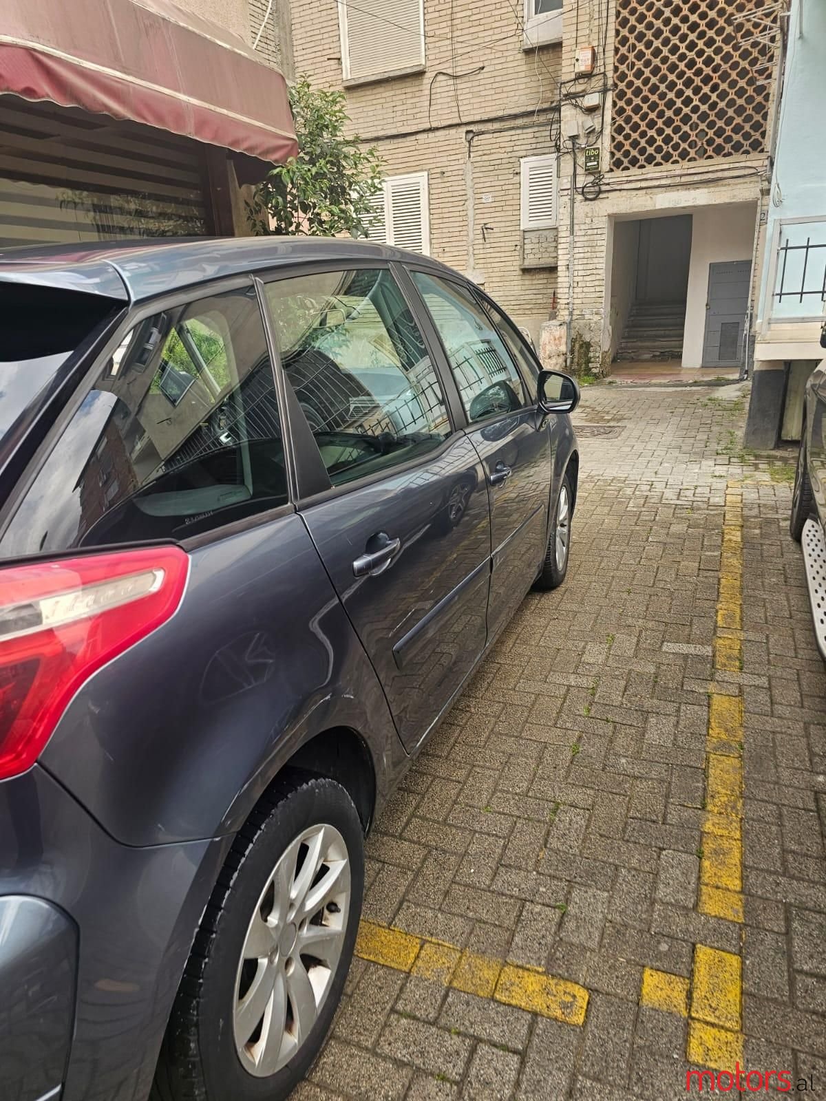 2011' Citroen C4 photo #5