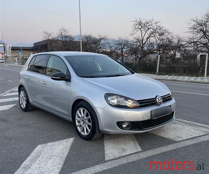 2010' Volkswagen Golf photo #2