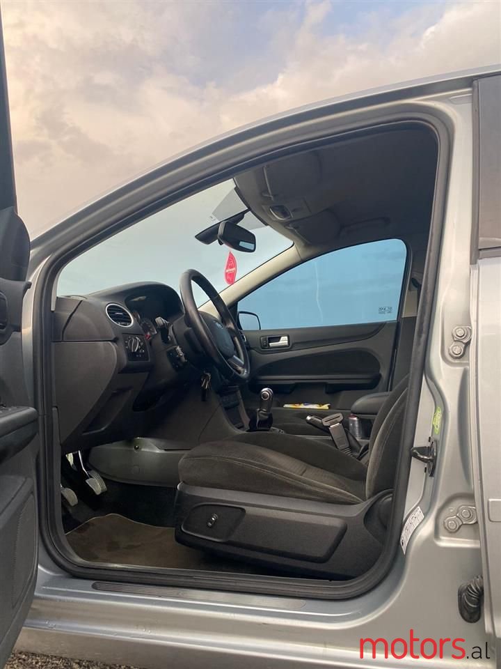 2005' Ford Focus photo #3