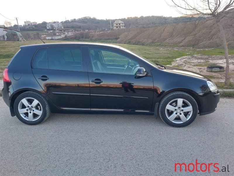 2008' Volkswagen Golf photo #5