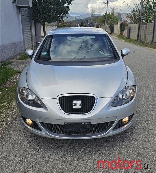 2007' SEAT Leon photo #1