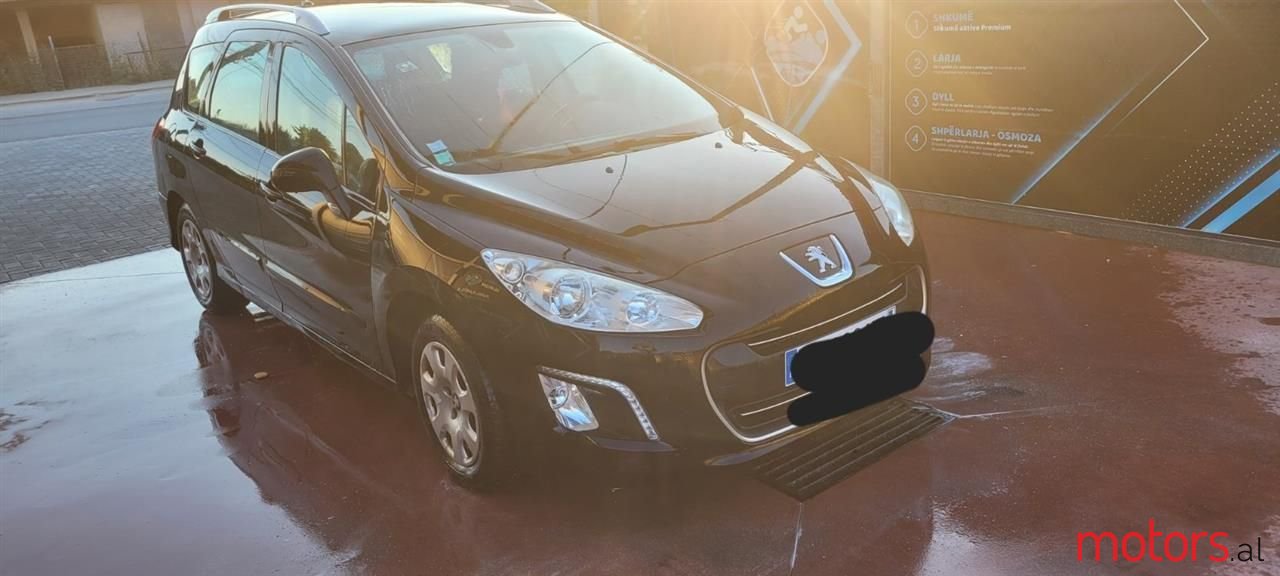 2012' Peugeot 308 photo #2