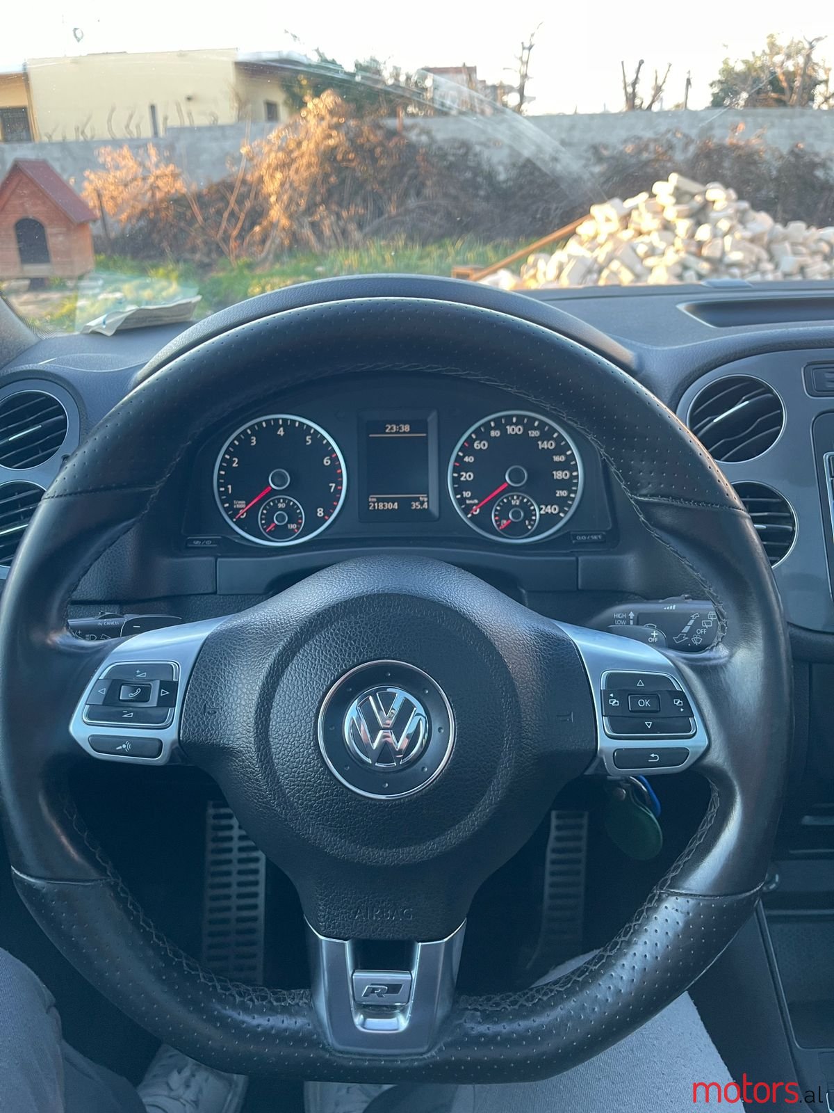 2013' Volkswagen Tiguan R-LINE photo #3