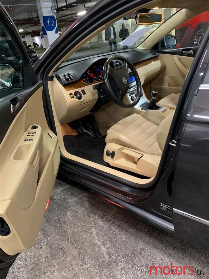2007' Volkswagen Passat photo #5