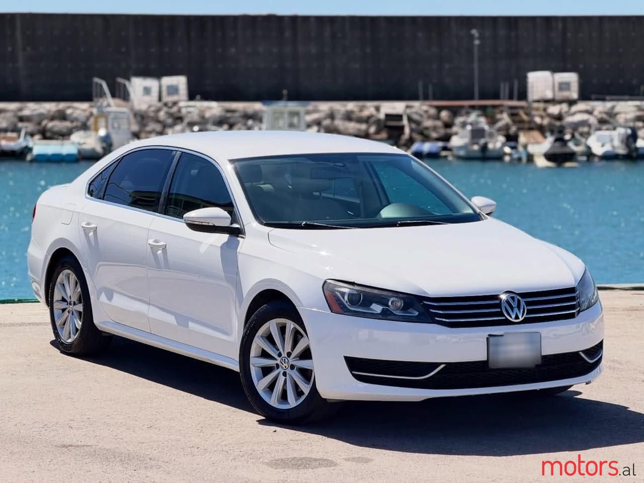 2013' Volkswagen Passat photo #6
