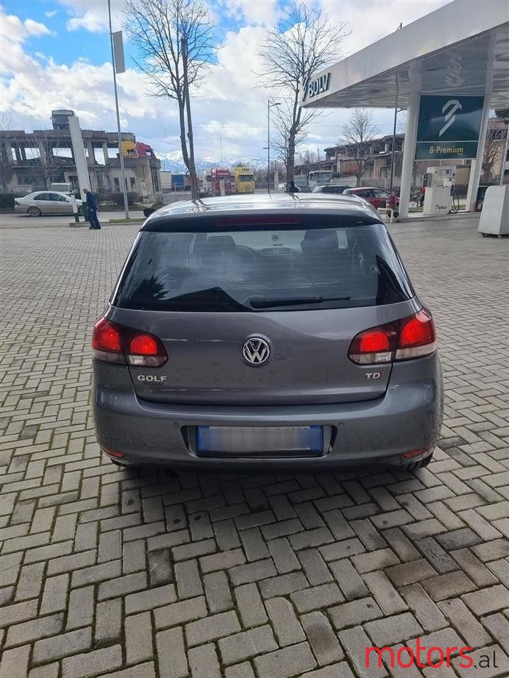 2010' Volkswagen Golf photo #1