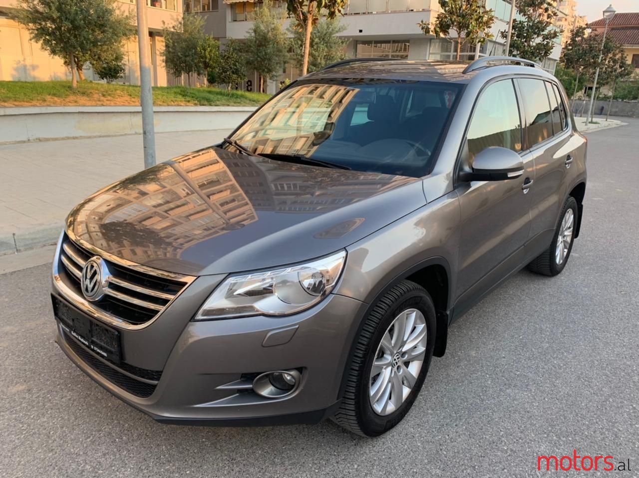 2008' Volkswagen Tiguan photo #1