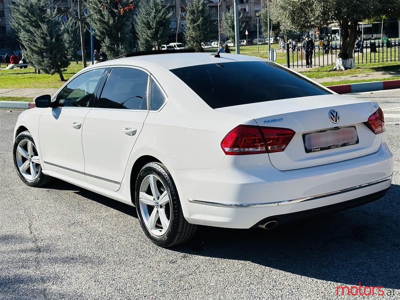 2015' Volkswagen Passat photo #5