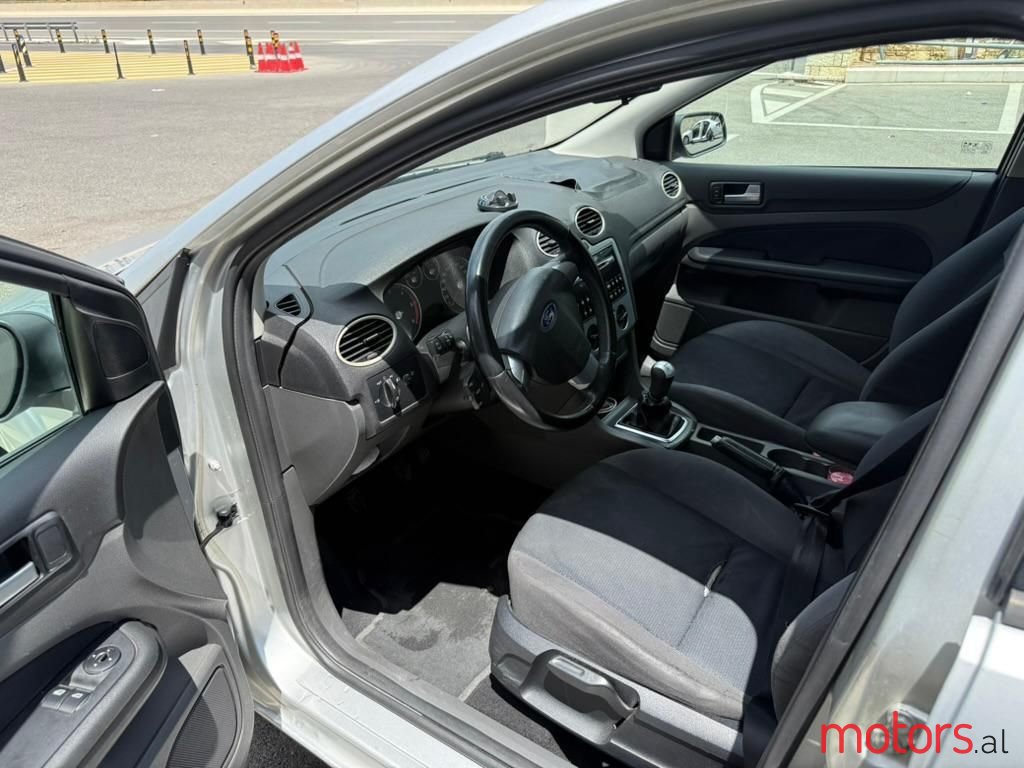 2005' Ford Focus photo #3