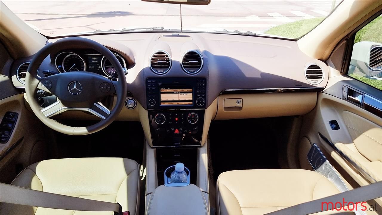 2011' Mercedes-Benz GL 350 photo #6