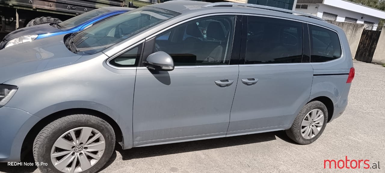 2012' Volkswagen Sharan photo #2