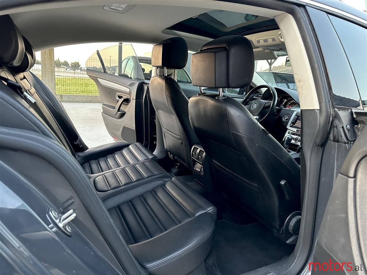 2013' Volkswagen photo #2