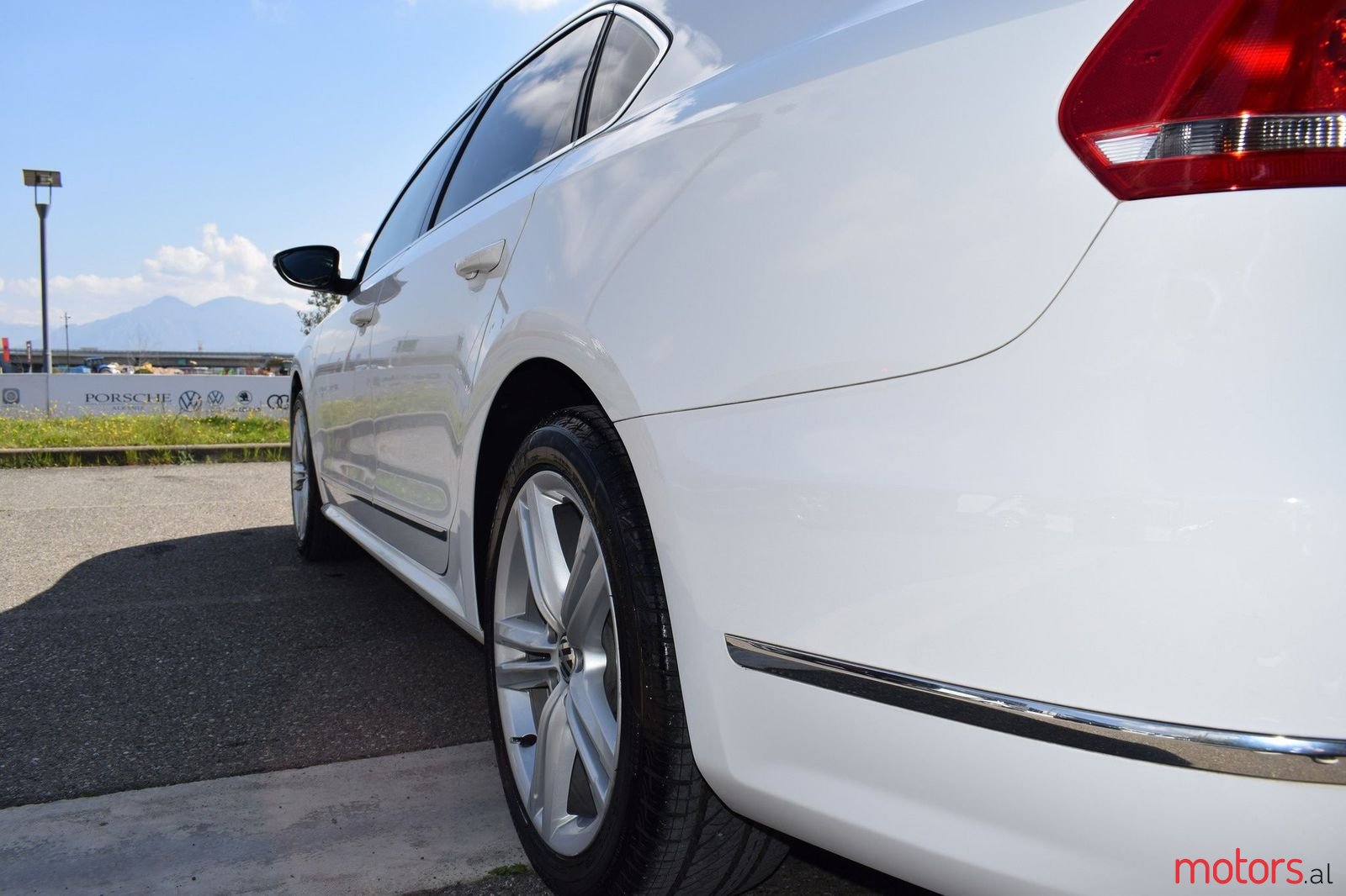 2013' Volkswagen Passat photo #4