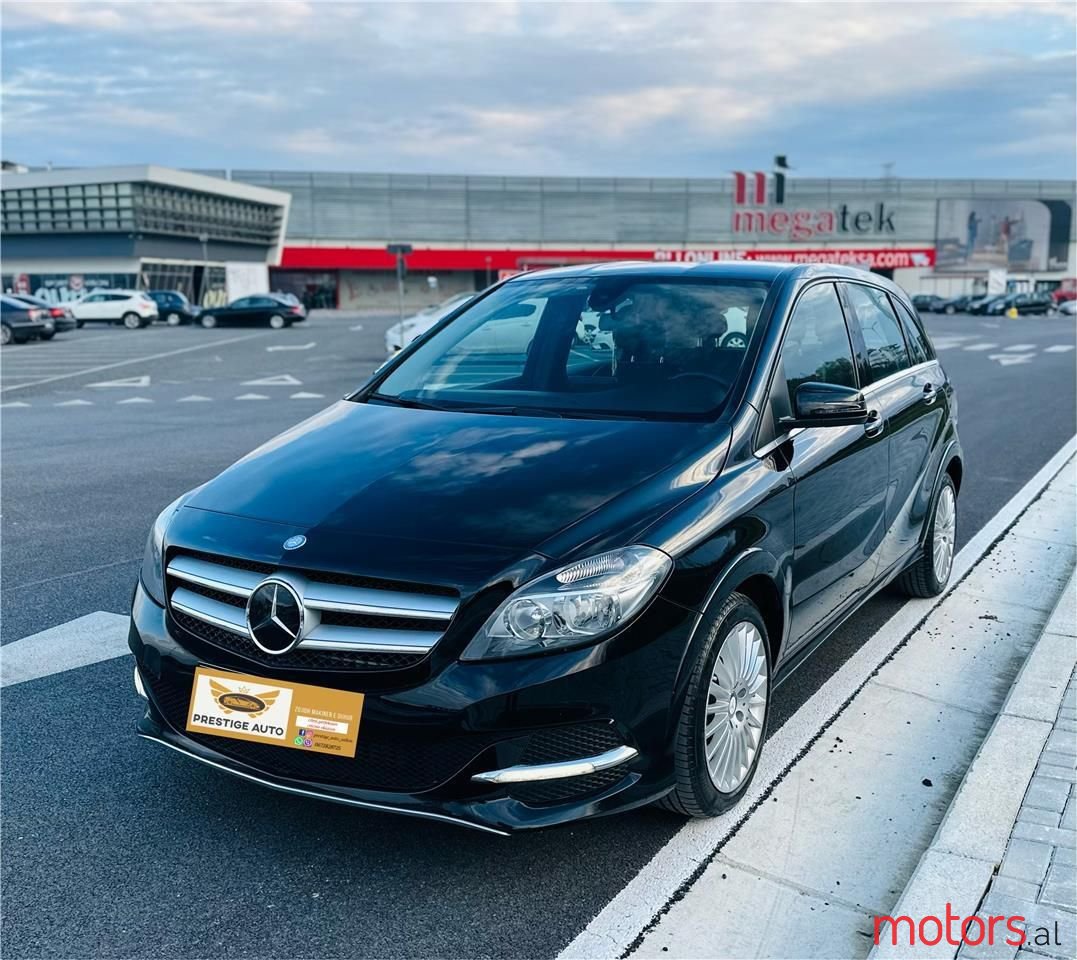 2015' Mercedes-Benz B 200 photo #1