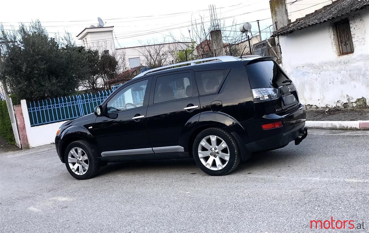 2008' Mitsubishi Outlander photo #3