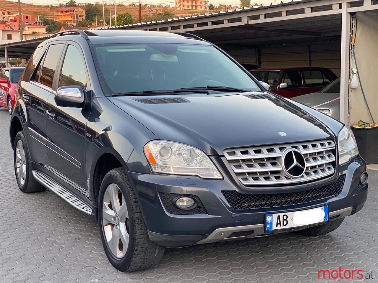 2011' Mercedes-Benz ML 350 photo #3