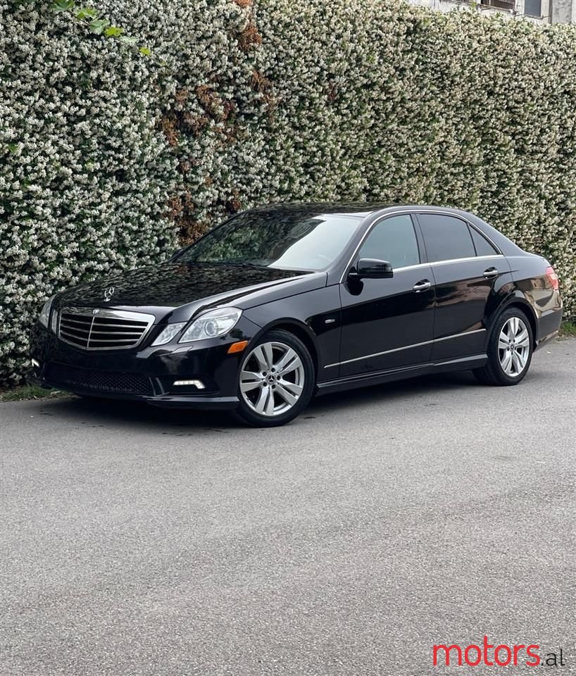 2011' Mercedes-Benz E 350 photo #3