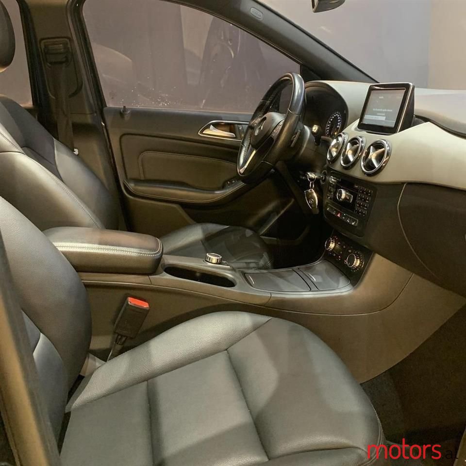 2013' Mercedes-Benz B 200 photo #2