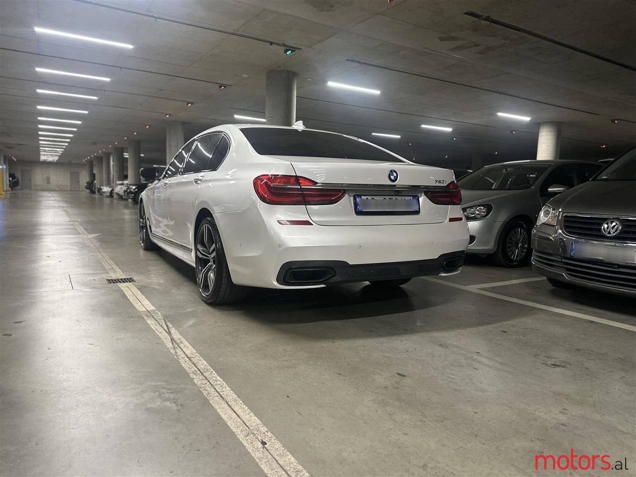 2017' BMW 750 photo #3