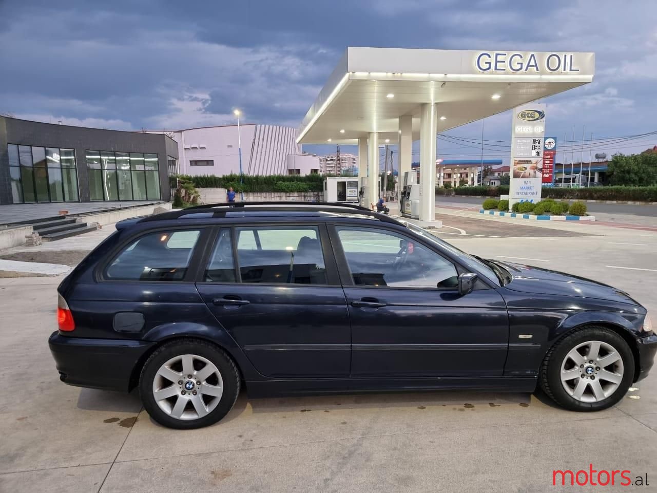 2001' BMW 320 photo #3