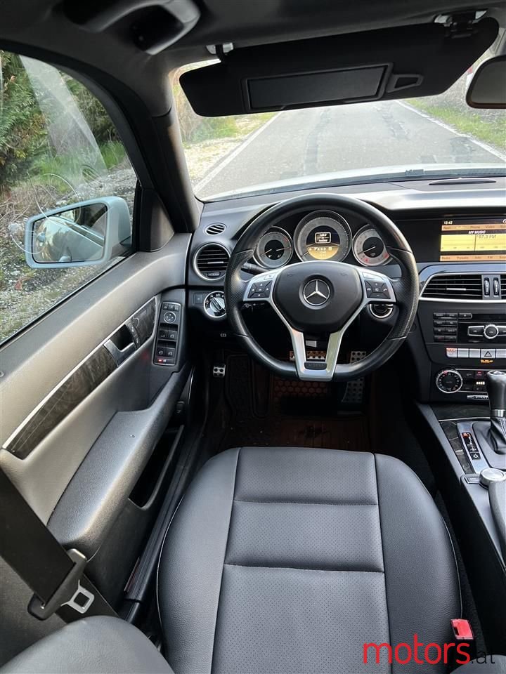 2012' Mercedes-Benz C 300 photo #4